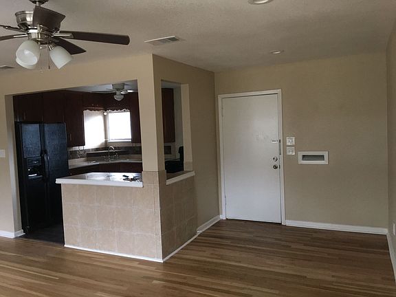 2nd image of 3520 Binyon Ave