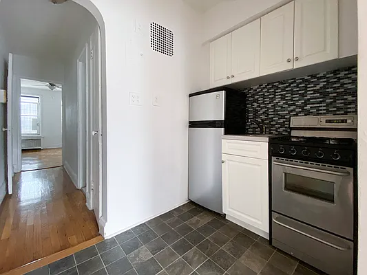 Rented by Kahen Properties | media 15