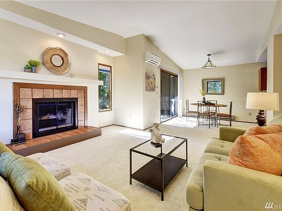 2nd image of 9512 1st Ave NE APT 401