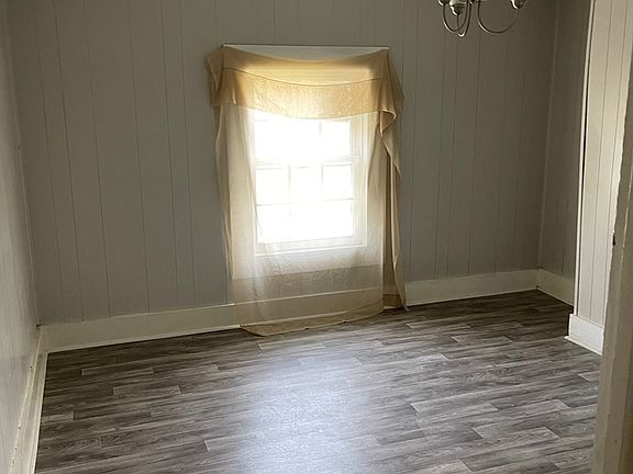 4th image of 111 Carter St