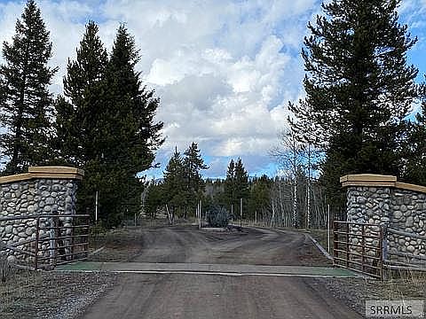 3rd image of 2800 NE Sagehen Dr