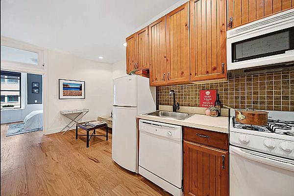 1st image of 340 W 17th St APT 3B