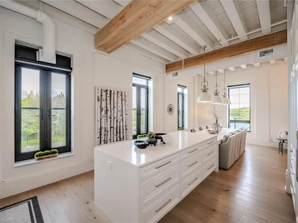 19 Guelph Ave #308, Cambridge, ON N3C 1A2