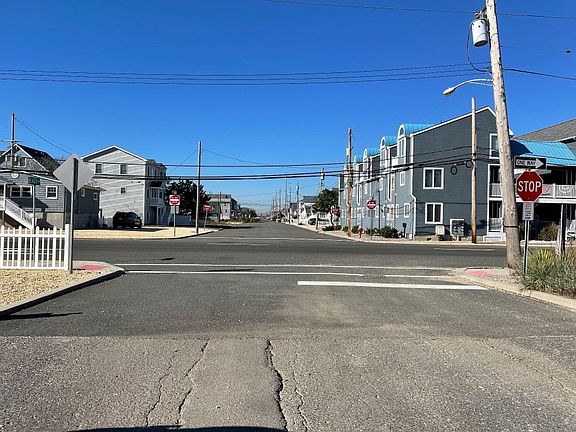 3rd image of 13 S Beach Dr