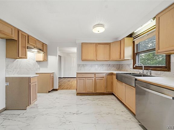 4th image of 48 Foxhunt Rd