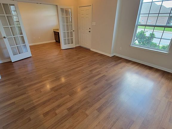 5th image of 914 Eagle Ave