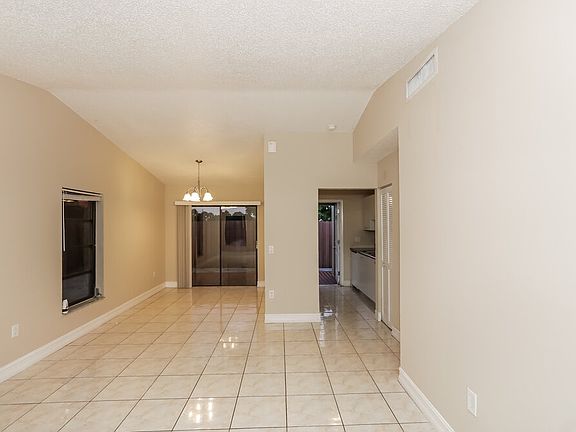 5th image of 4205 SW 137th Ct