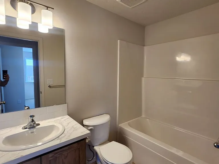 922 SE Starview Ave — Photo 5