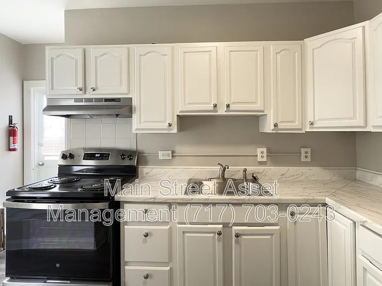 332 Chestnut St #2 — Photo 9