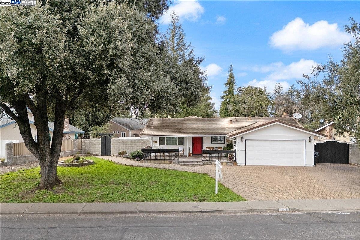 1271 Bentley St, Concord, CA 94518 | Zillow