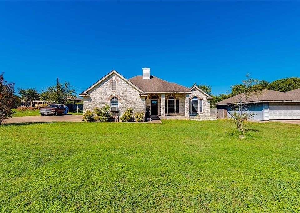 1st image of 1920 Oak Vista Dr