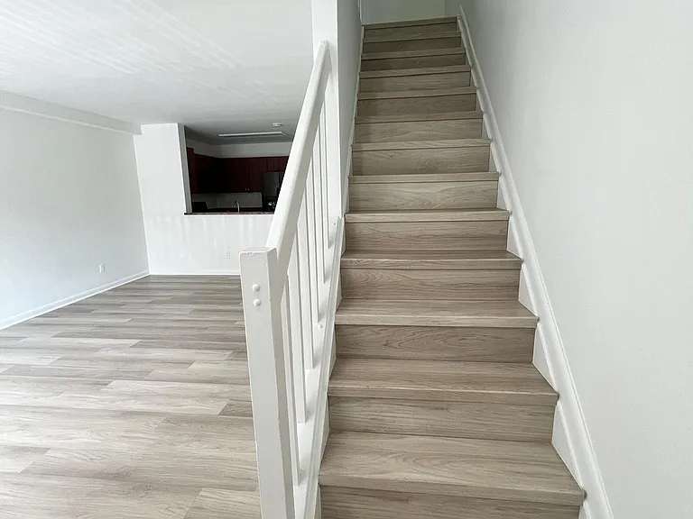 2896 Edgehill Ln — Photo 6