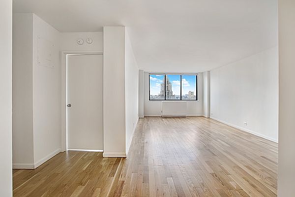 1st image of 300 Mercer St APT 30K