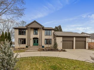 2848 River Trail Dr, Rochester Hills, MI 48309
