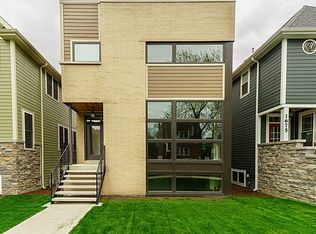 1673 W Edgewater Ave, Chicago, IL 60660