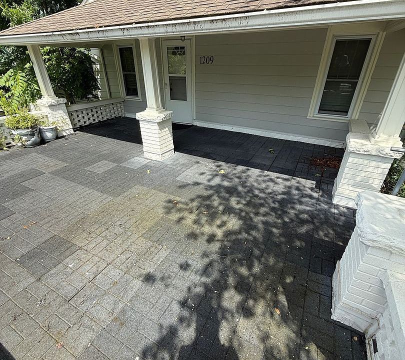 1st image of 1209 S Lincoln St