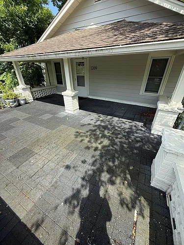 1209 S Lincoln St Photo 1