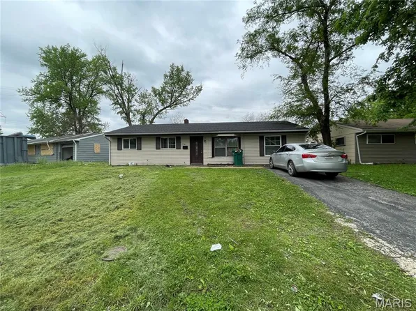1704 Andrews Dr, Cahokia, IL 62206