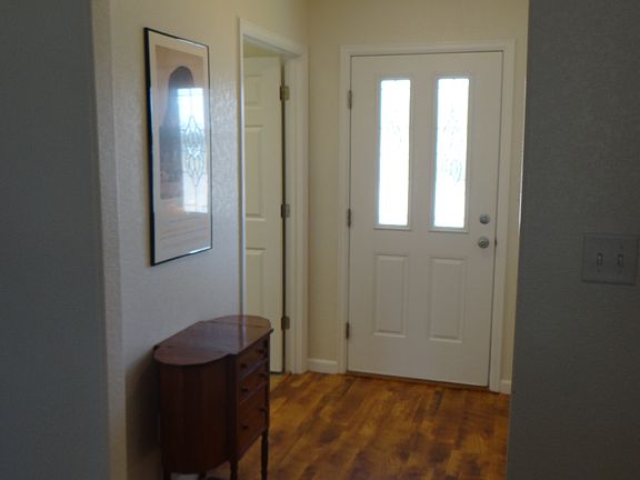 3rd image of 924 Beverly Dr