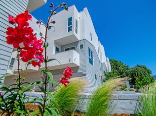 10909 1/2 Otsego St, North Hollywood, CA 91601