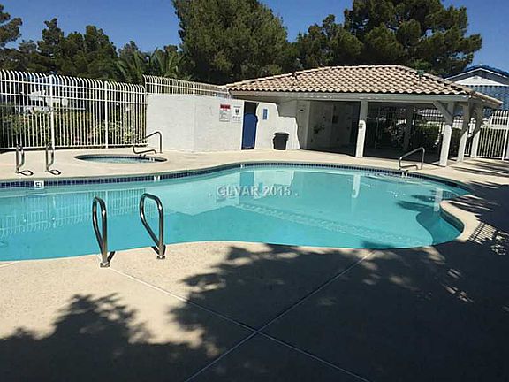 3rd image of 2109 Willowbury Dr Unit A