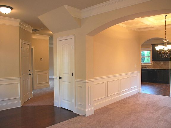 4th image of 691 Summerstone Ln