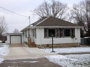 318 E North St, Manly, IA 50456