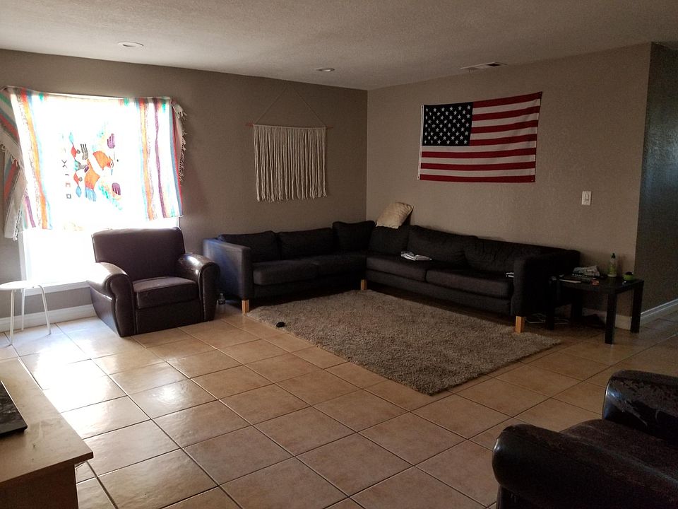 2nd image of 929 Paularino Ave