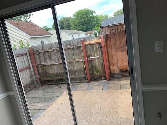4th image of 8 Penn Cir APT B