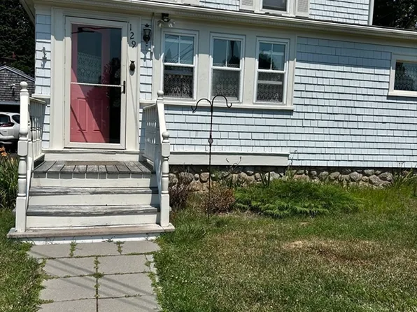129 Rockland St, Dartmouth, MA 02748