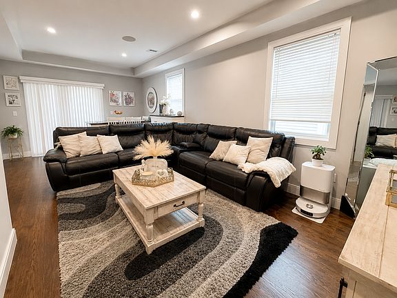 3rd image of 7 Langford Park #2B