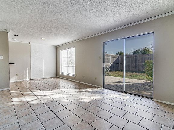 2nd image of 1710 Park Cir