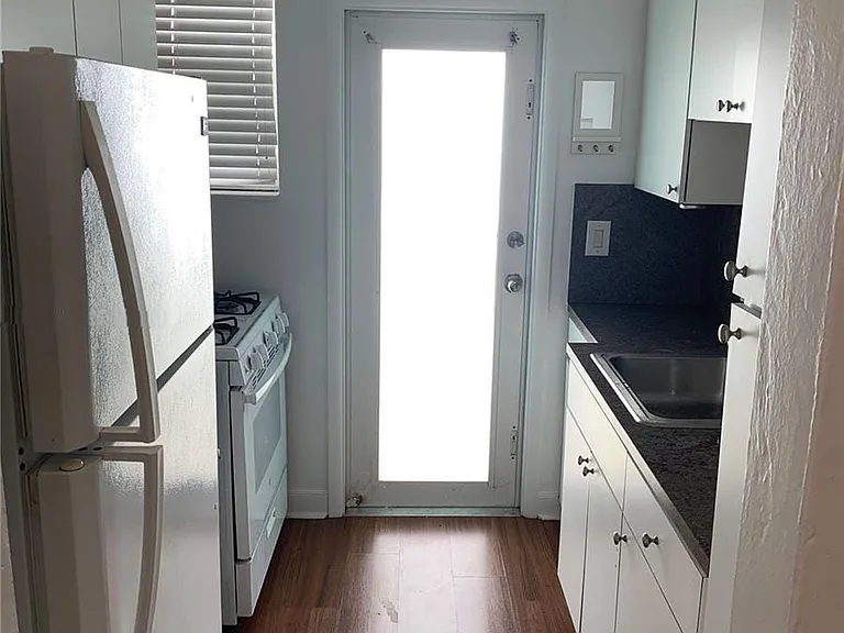 7510 Carlyle Ave #6 — Photo 8