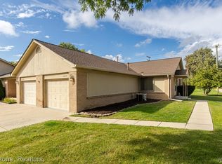 19259 Angela Ct, Roseville, MI 48066