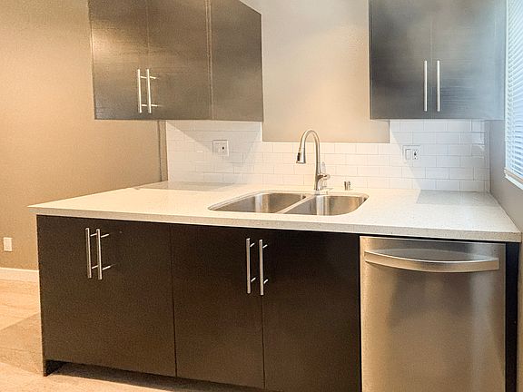 5th image of 3744 Bancroft St #8