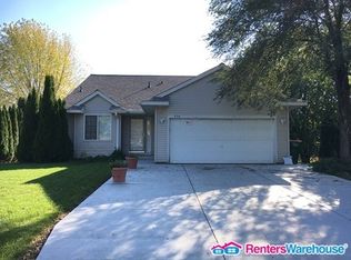 936 Paul Pkwy NE, Blaine, MN 55434