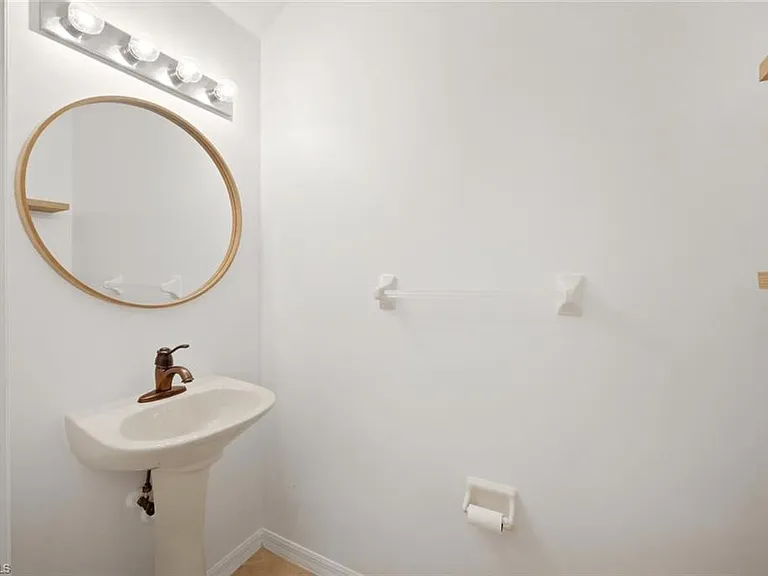 7631 Bristol Cir — Photo 6