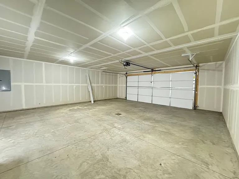 110 Marshall Loop — Photo 3
