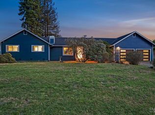 5648 Ver Ni Rd, Sebastopol, CA 95472