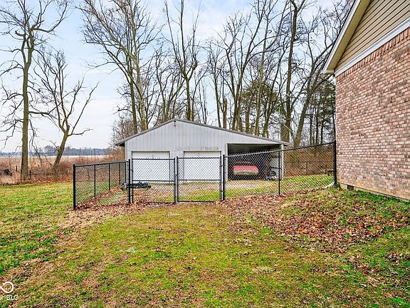 3rd image of 775 W State Road 258