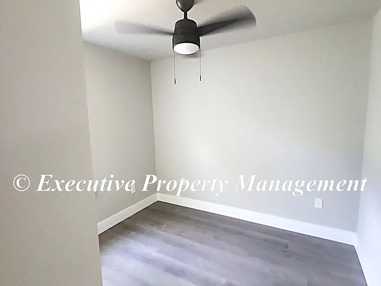 504 W Avenue A — Photo 8