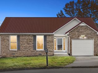204 Tuscon Ct, Clarksville, TN 37042