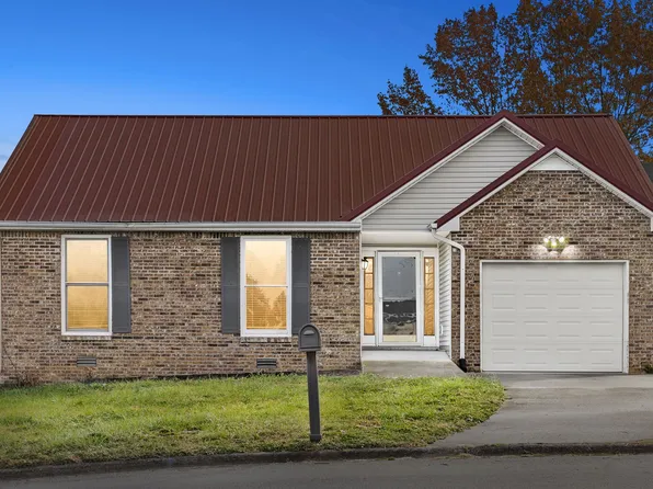 204 Tuscon Ct, Clarksville, TN 37042