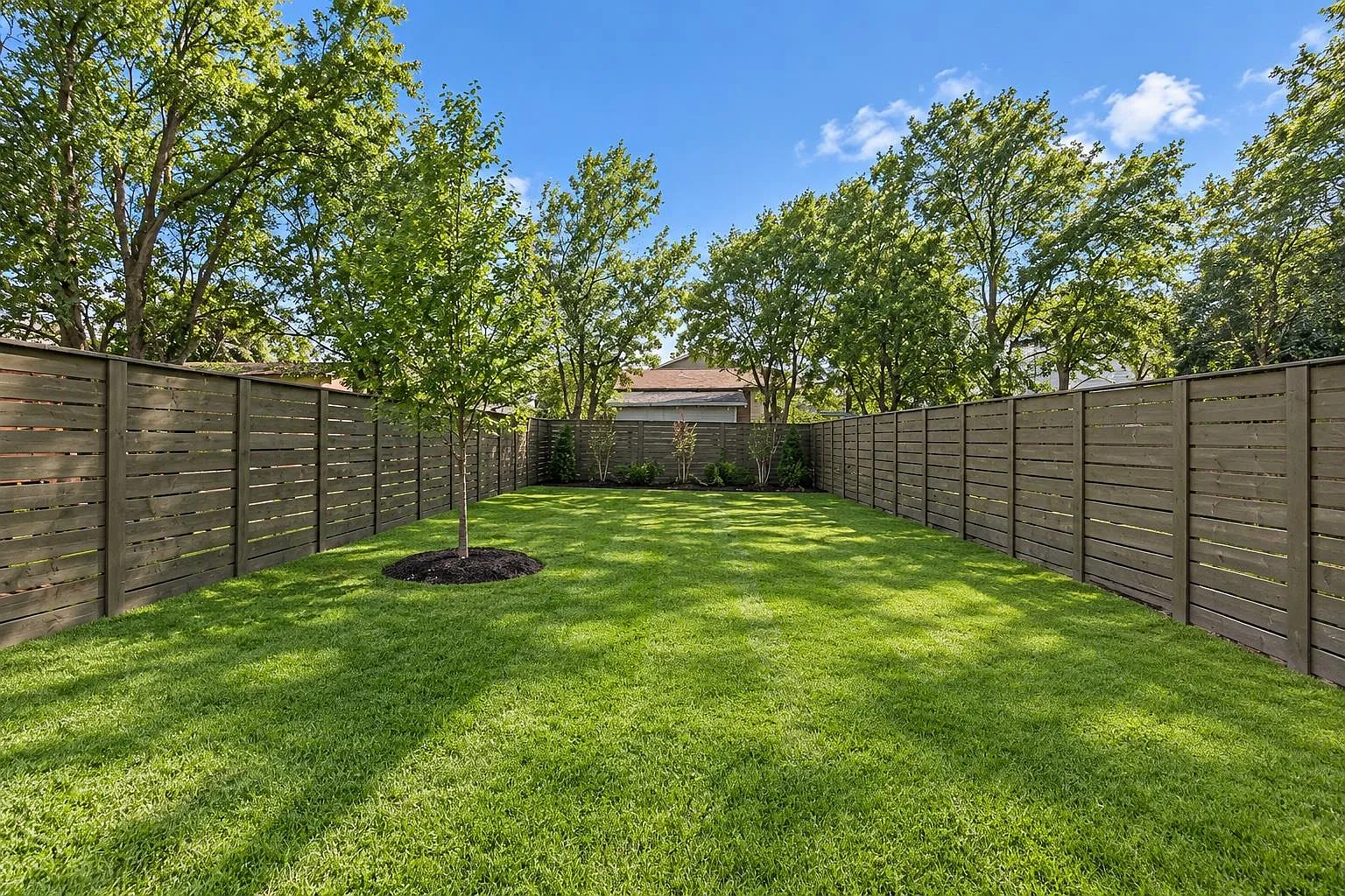 7104 Blessing Ave — Photo 4
