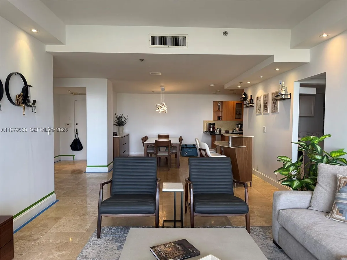 Building Photo - 251 Crandon Blvd #606