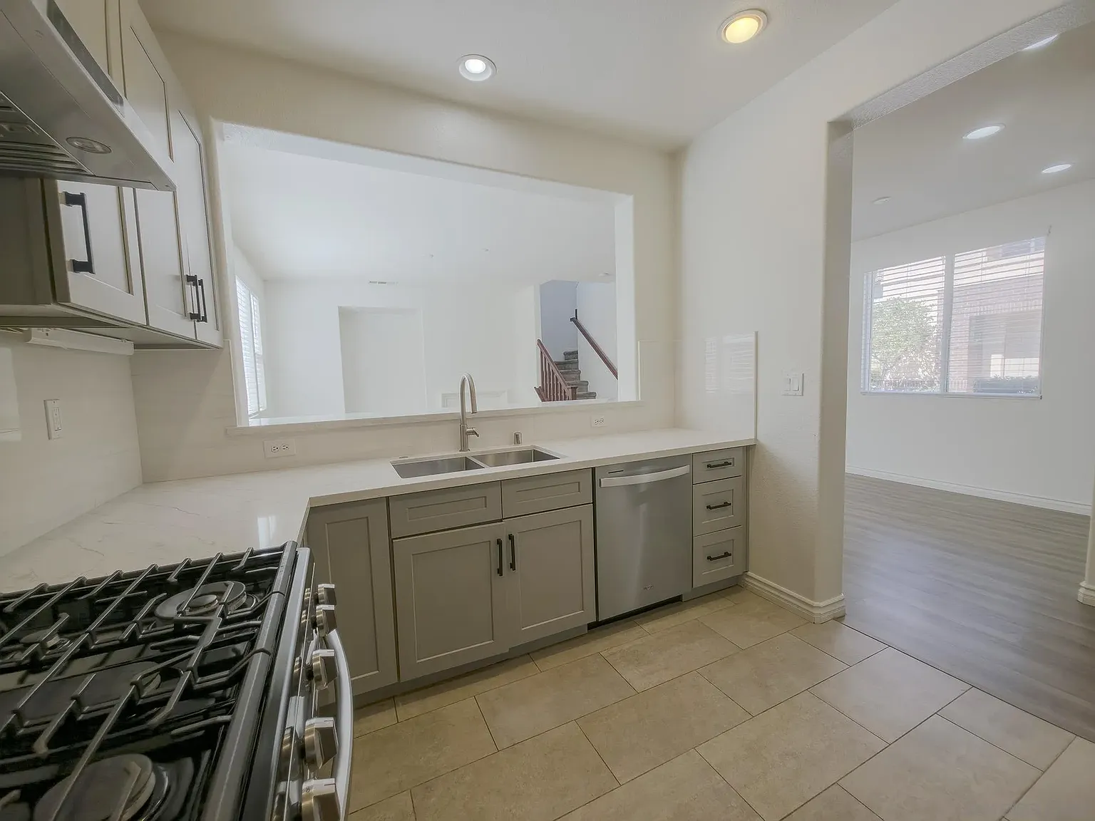 3 bed, 2.5 bath, 1455 sqft, $3,995 — Photo 4