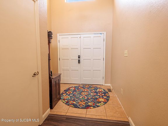 5th image of 616 E Diamond St