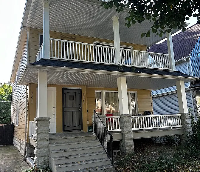 1321-1323 W8th Street