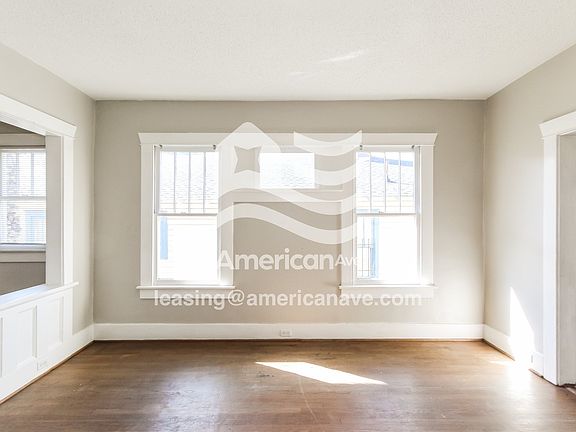 1403947_004_living_room_4.jpg
