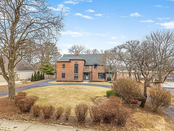 3rd image of 2014 Glenview Rd